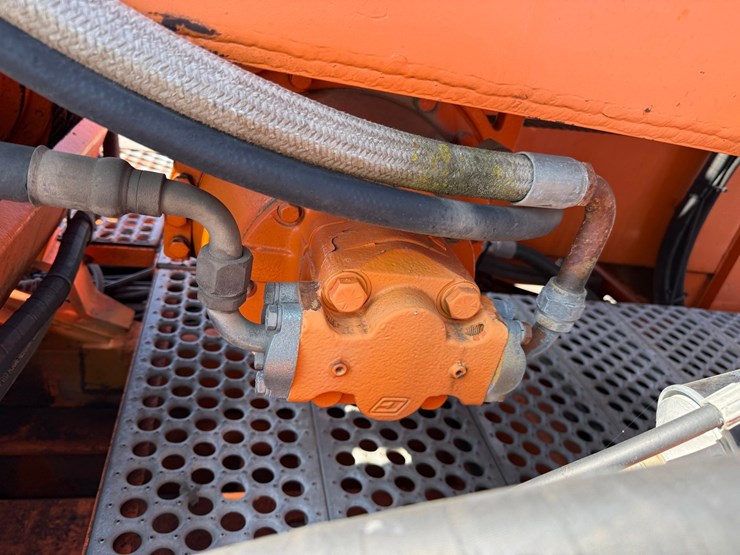 #2470-•-2002-tor-truck-dr-4280-crane-truck-image-91