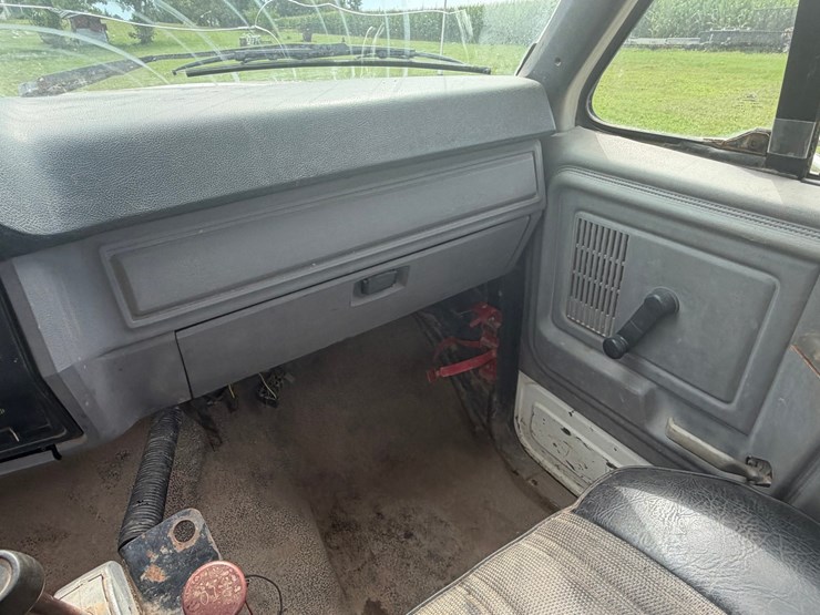 1998-ford-f700-image-35