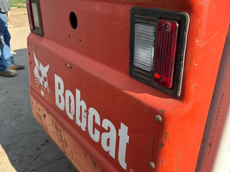 2008-bobcat-s250-image-18