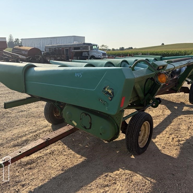 JOHN DEERE 893
