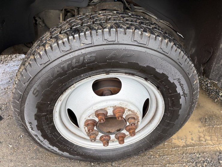 2006-chevrolet-silverado-3500-image-16