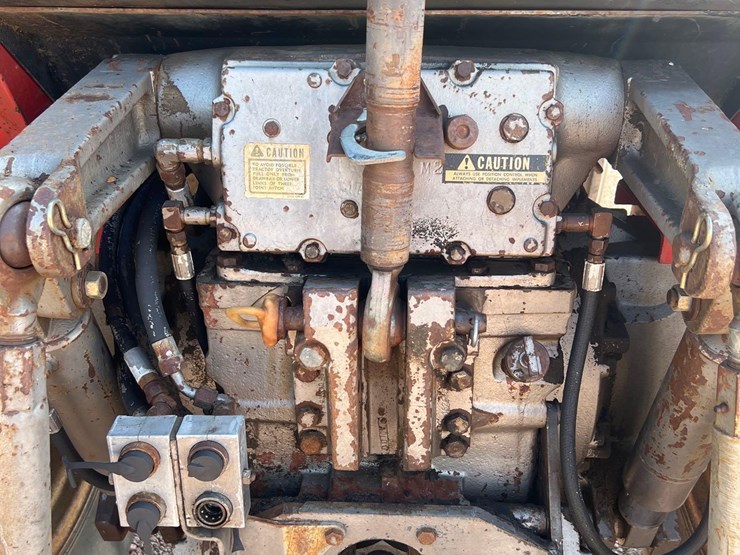 massey-ferguson-2705-image-22