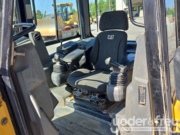 2019-caterpillar-d5k2-lgp-image-31
