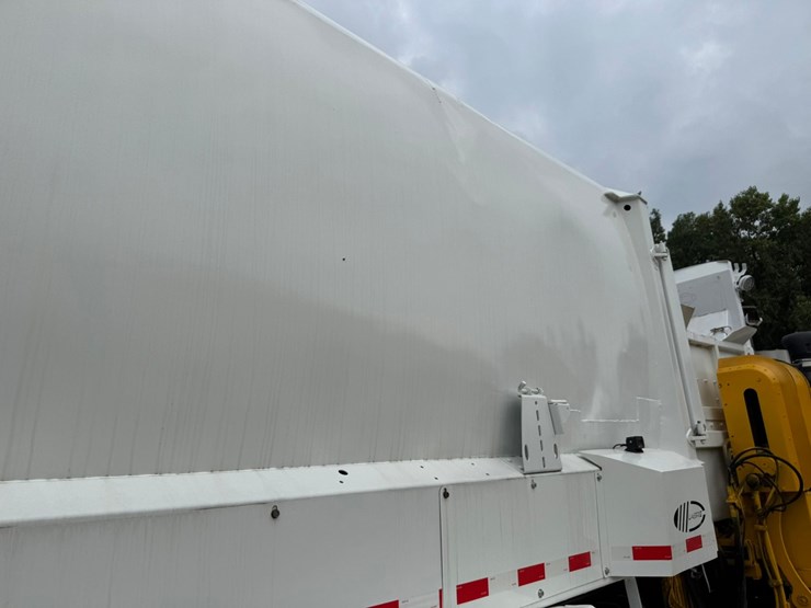 2015-mack-leu613-image-38