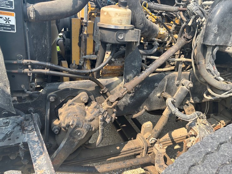 #2289-•-2006-peterbilt-tandem-axle-dump-truck-image-33
