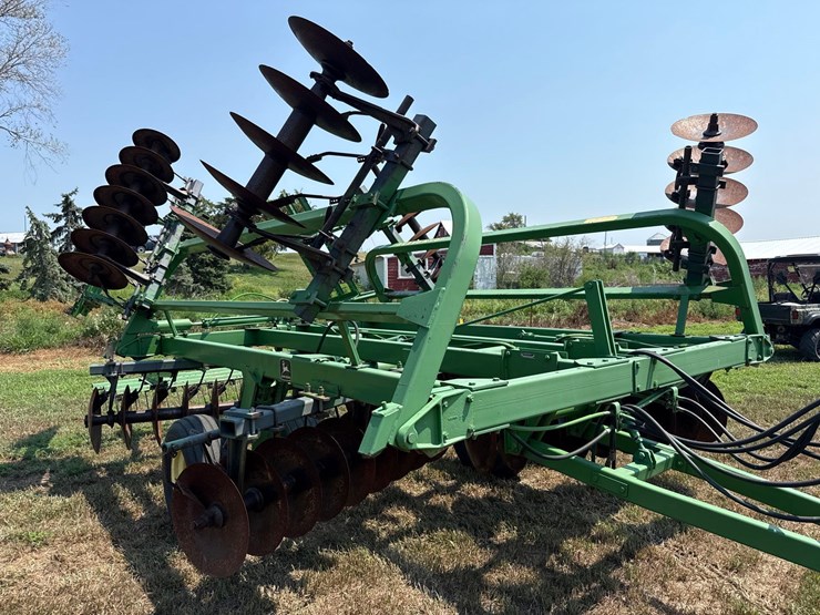 john-deere-230-image-2