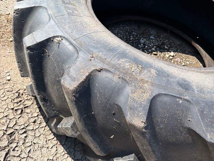 bfg-18.4-30-tractor-tire-image-3