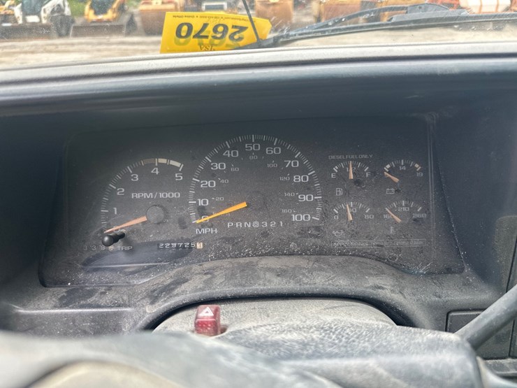 2000-gmc-3500-image-33