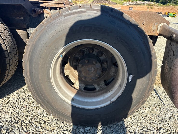 2014-kenworth-t680-image-108