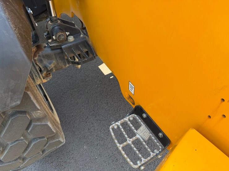 2024-jcb-509-42-image-36
