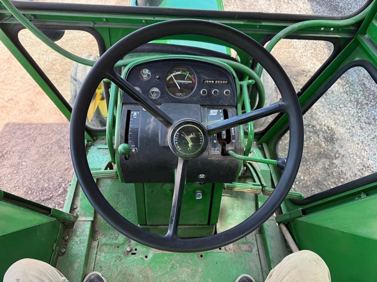 john-deere-3020-image-27