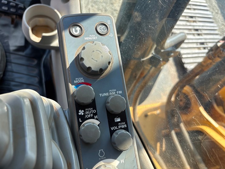 deere-250g-lc-image-72