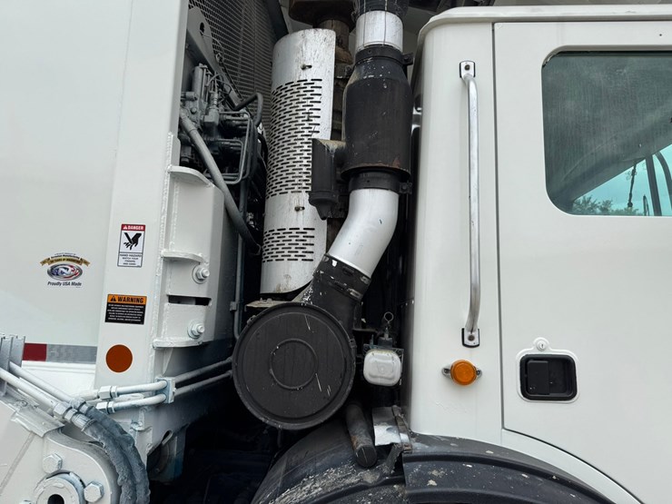 2016-mack-mru613-image-39