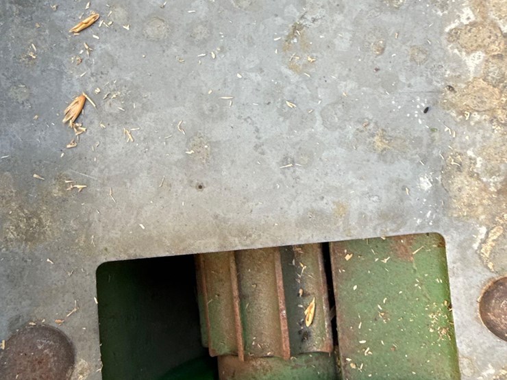 john-deere-van-brunt-12ft-drill-image-23