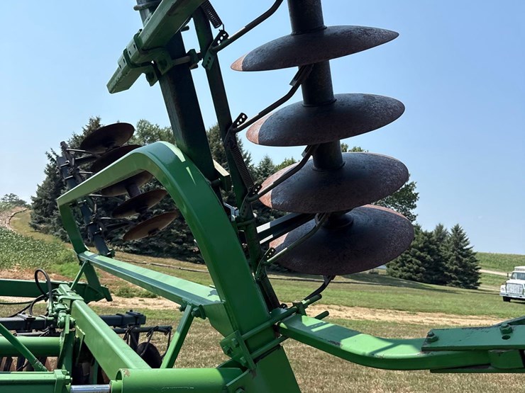 john-deere-230-image-31