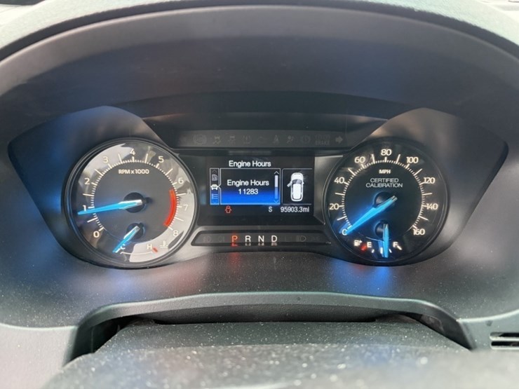 2017-ford-explorer-image-27
