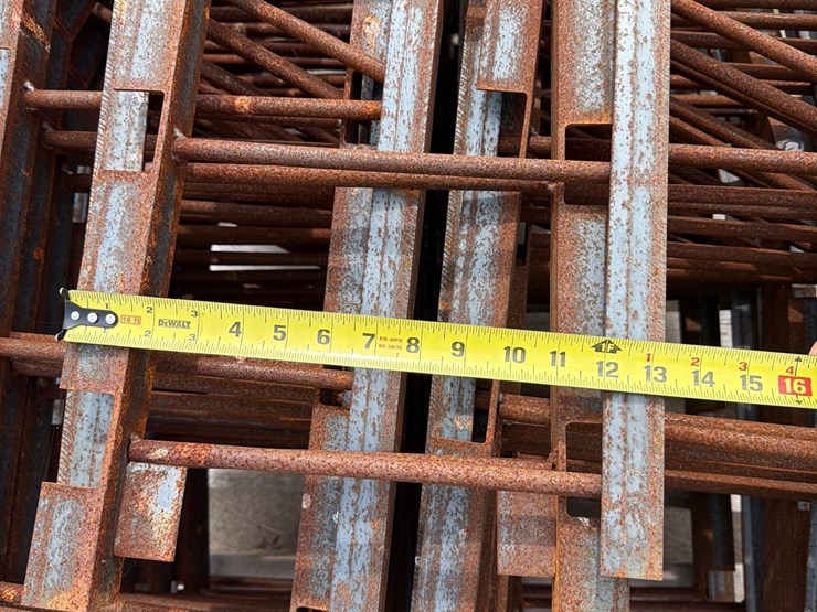 2-pallets-of-v-shaped-grain-bin-supports-image-5