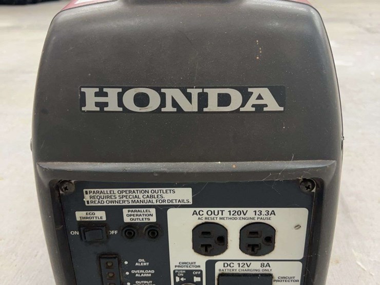 honda-eu2000-inverter-generator-image-3