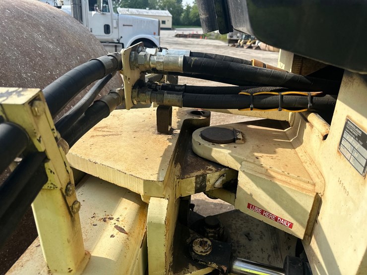 #2795-•-volvo-pro-pac-115-single-drum-compactor-image-30