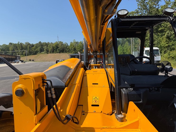 2024-jcb-509-42-image-83
