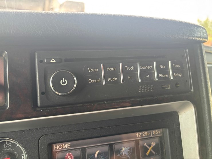 2012-kenworth-w900-image-67