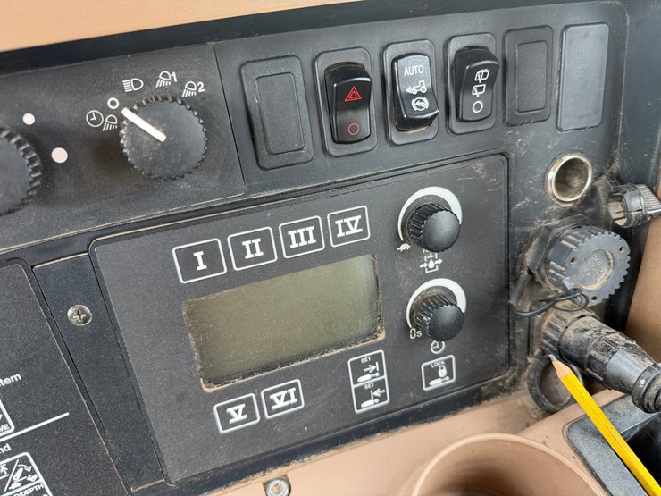 john-deere-8130-image-66