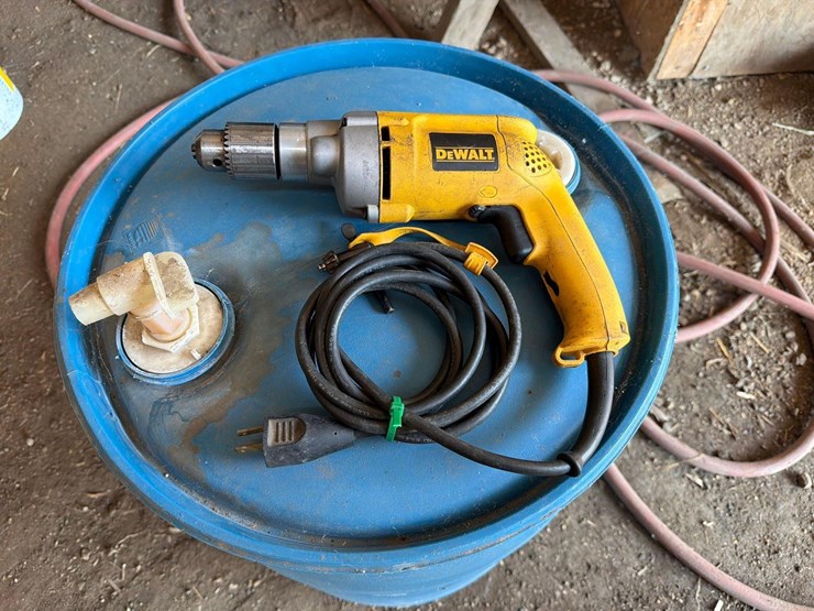 dewalt-drill-image-1