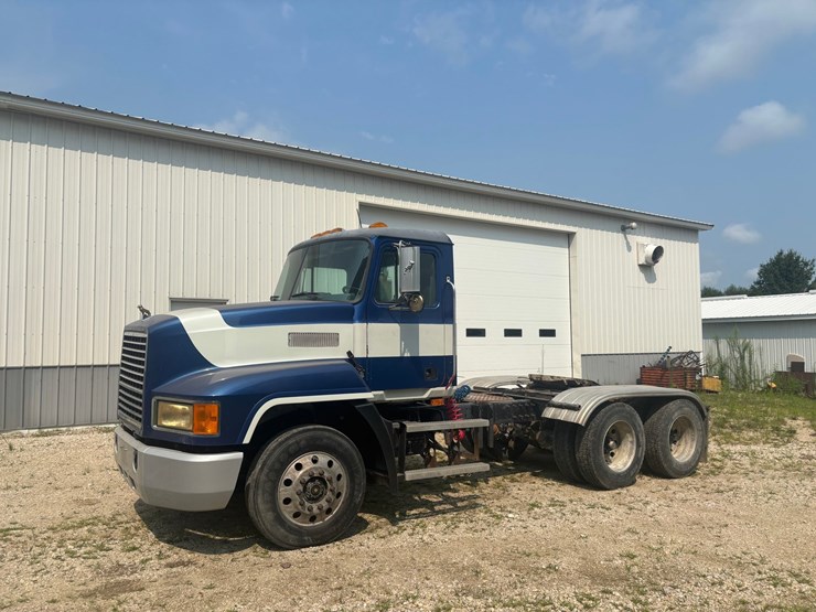 1995-mack-ch613-image-1