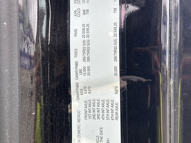 #61416-•-2019-freightliner-cascadia-evolution-iseries-sleeper-cab-truck-tractor-image-93
