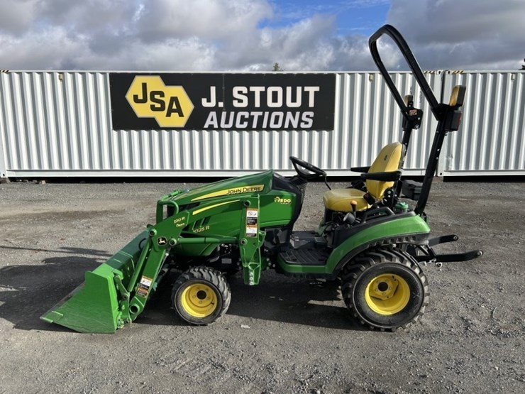 2021-john-deere-1025r-image-2