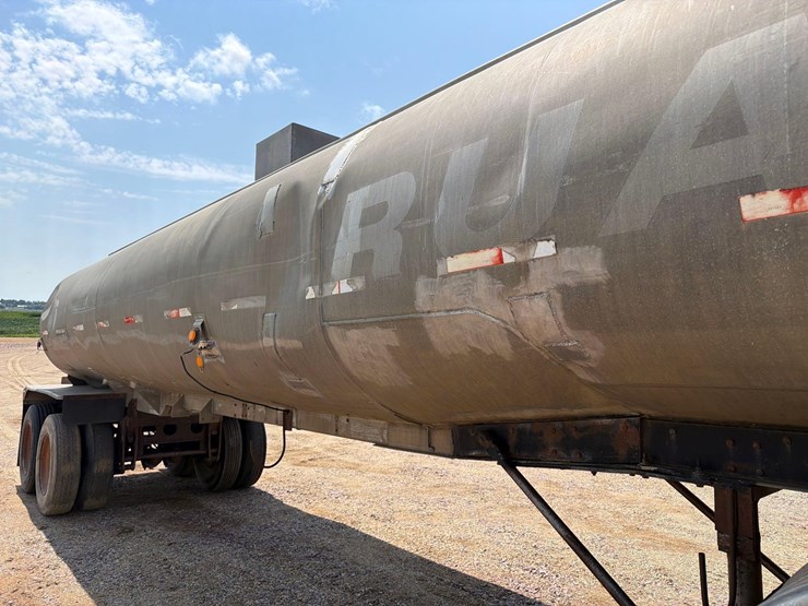 1959-fruehauf-tanker-image-7