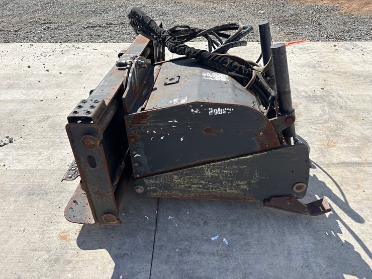 #5461-•-bobcat-24"-fastcut-skid-steer-planer-attachment-image-4