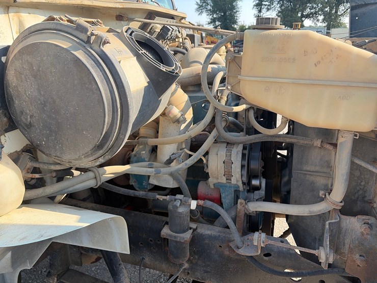 2000-international-4700-image-12