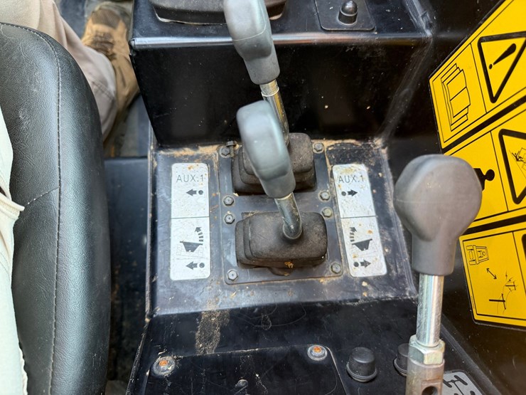 2024-jcb-509-42-image-65
