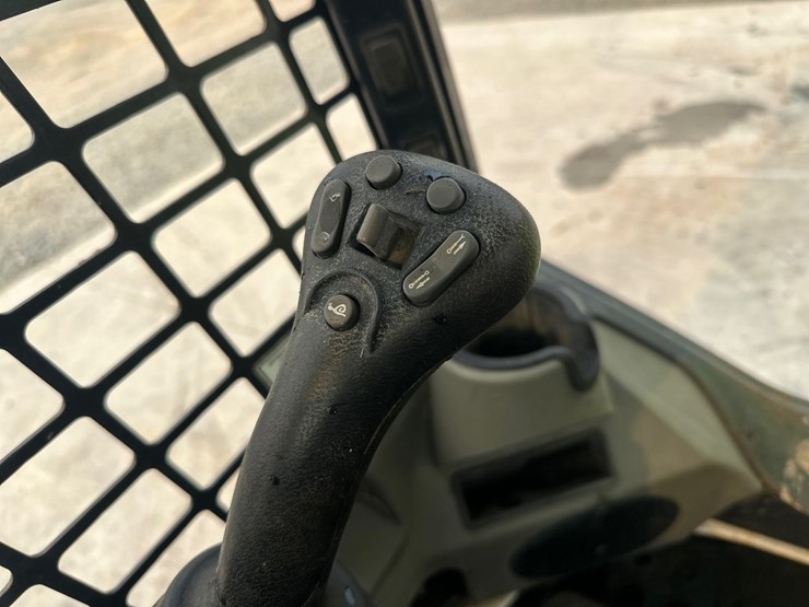 2018-bobcat-t630-image-29