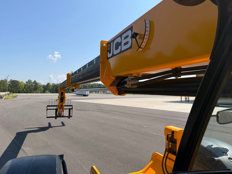 2024-jcb-509-42-image-75