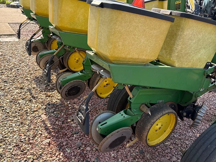 john-deere-7000-image-19