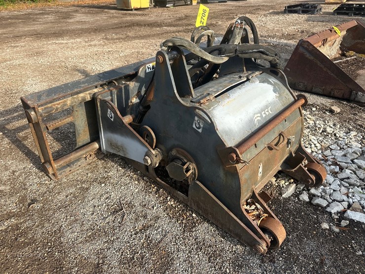 #2706-•-approx-26"-milwaukee-skid-steer-grinder-attachment-image-2