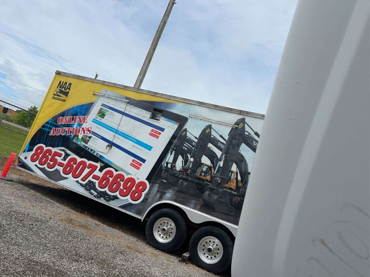 2004-freightliner-fl70-image-59