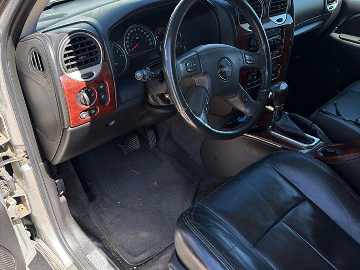 2005-gmc-1500-image-30