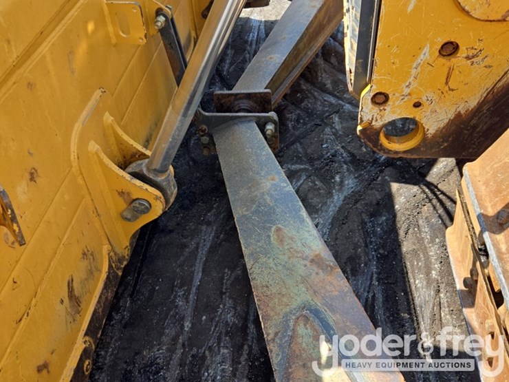 2018-deere-850k-lgp-image-18