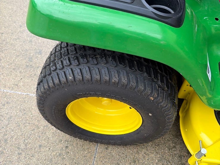 2021-john-deere-x390-image-22
