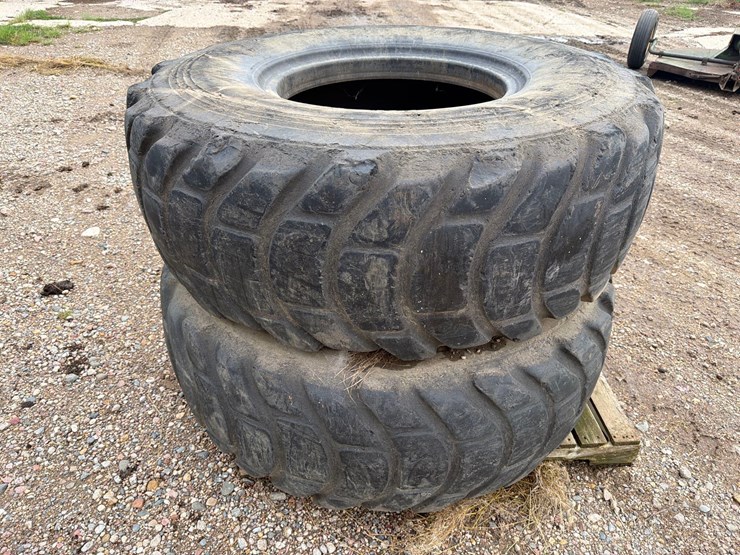 michelin-20.5r25-tractor-tires-image-2