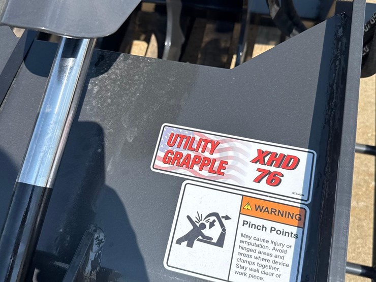 new-stout-76-inch-skidloader-utility-grapple-bucket-image-11