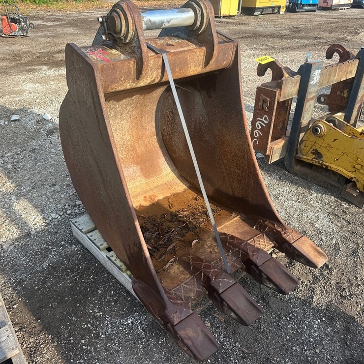 #2704 • Approx 31" Excavator Bucket