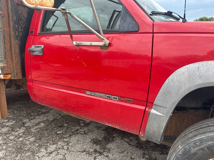 2000-gmc-3500-image-26