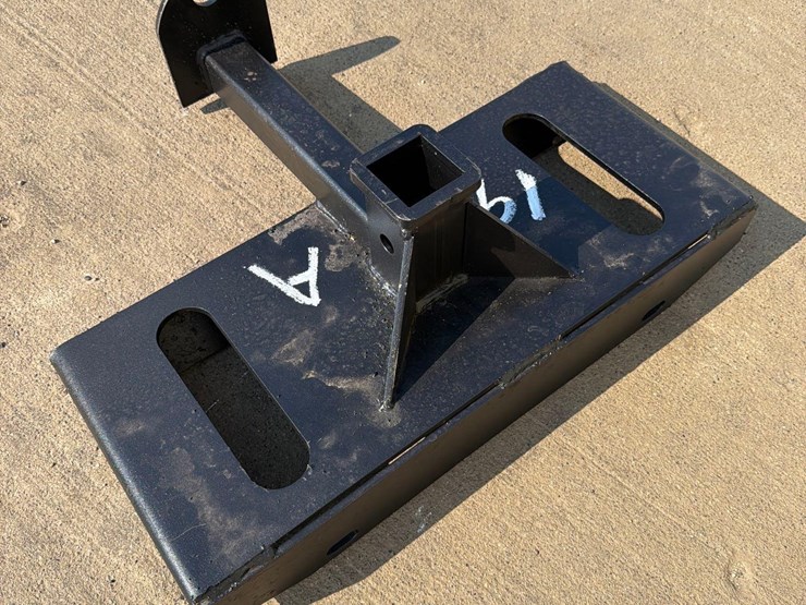 heavy-duty-mini-skidloader-gooseneck-receiver-hitch-back-plate-image-5