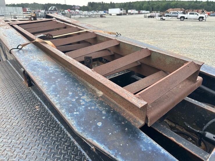 #61385-•-1995-nelson-mfg.-tandem-axle-lowboy-trailer-image-13
