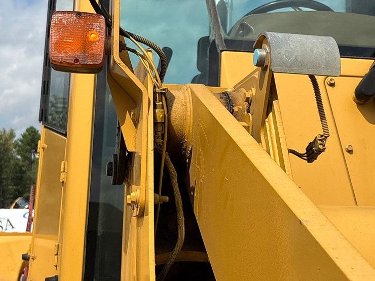 deere-444h-image-32