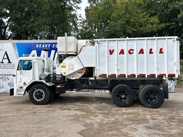 1990-peterbilt-320-image-2